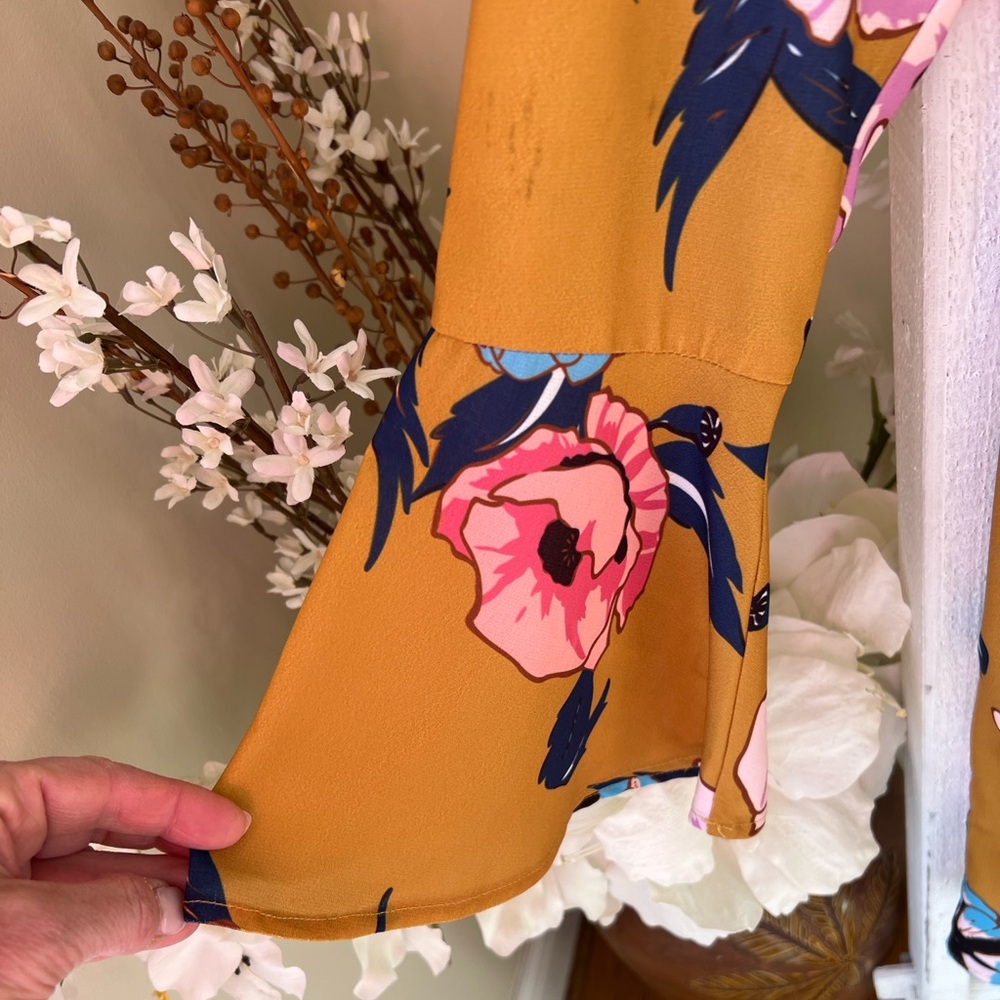Joy Joy Yellow Gold Floral Dress. Size XS - Picture 2 of 4
